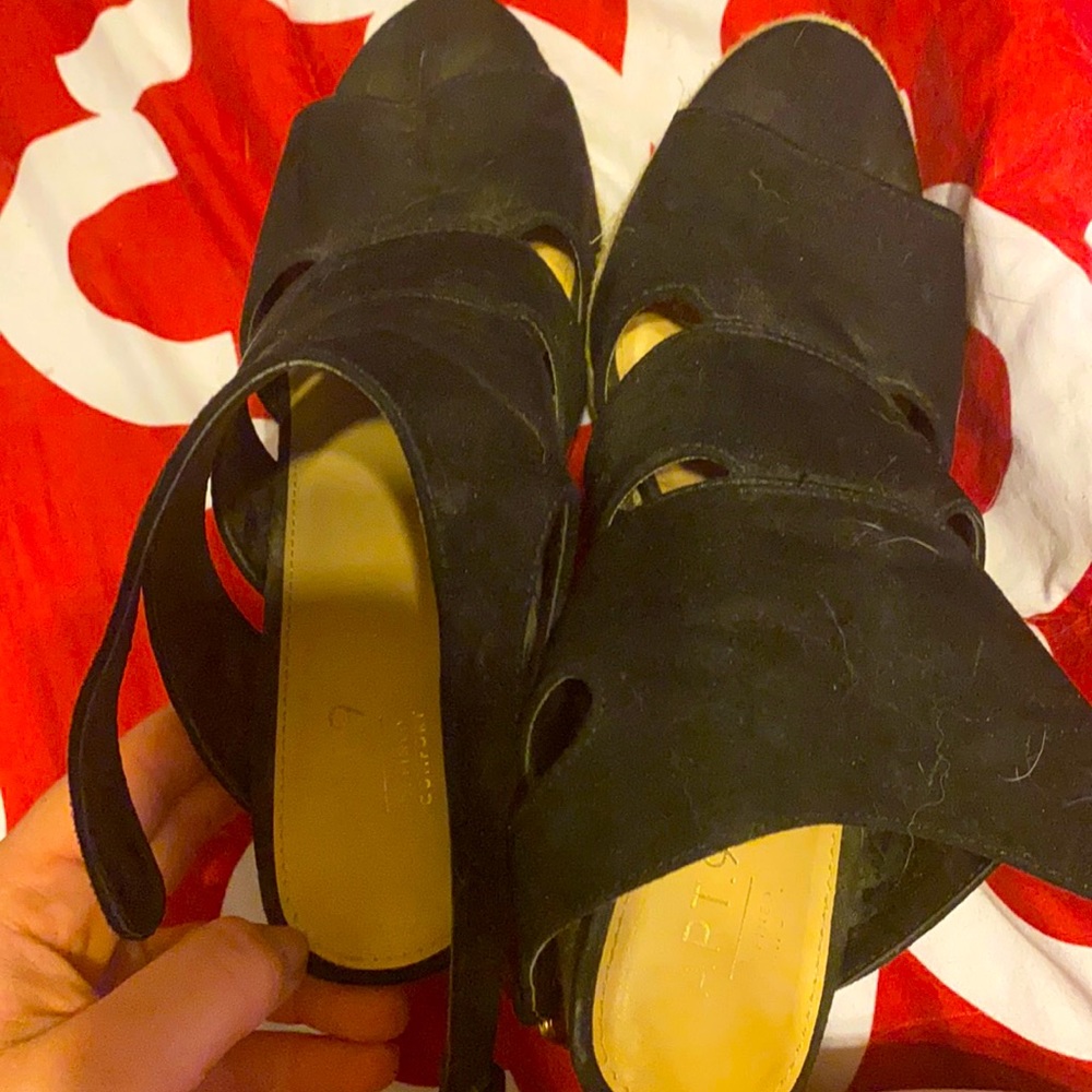 Black Apt 9 wedges